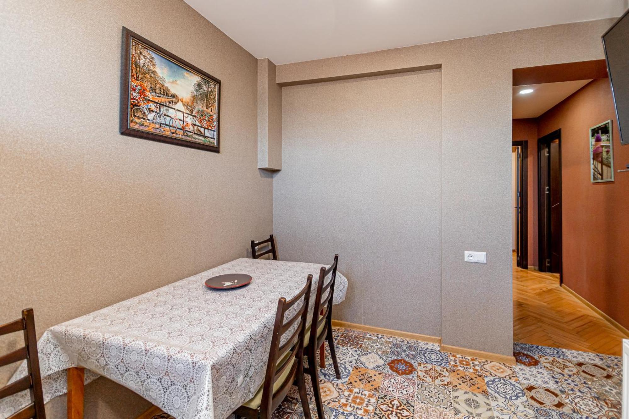 Apartment On Borbalo 16 Tbilisi Bagian luar foto